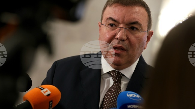 Бюджетът е резултат от постигнат консенсус, средствата от увеличените клинични пътеки ще отидат за възнаграждения, каза Костадин Ангелов от ГЕРБ