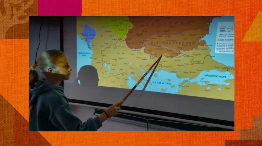 Ученици от Българското училище „Медиа“ в село Криничне, Украйна, рисуваха коледни символи и изучаваха границите на Източна Румелия