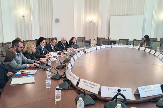 Парламентарната регионална комисия не успя да събере кворум за насроченото заседание по проектобюджета за 2026 г.