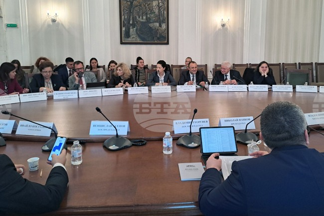 Парламент - Комисия по регионална политика, благоустройство и местно самоуправление