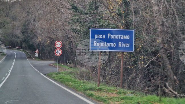 Двама испански граждани са пострадали при катастрофа край река Ропотамо