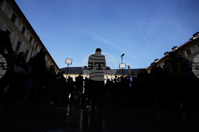 Чешките обществени медии започнаха подписка в подкрепа на независимостта си