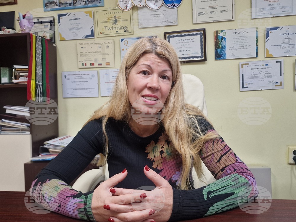 Участието на олимпиади изгражда у младите хора устойчивост, каза директорът на ПМГ „Акад. Боян Петканчин" в Хасково Гергана Петрова