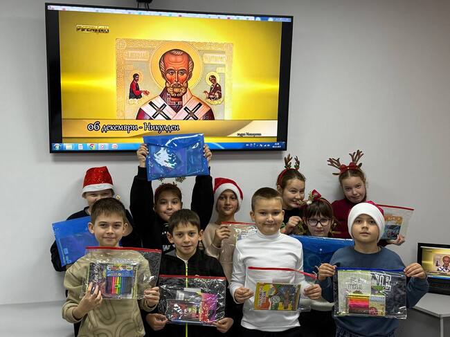 Ученици от Българското училище „Българска светлица“ в Измаил, Украйна, отбелязаха Никулден с творчески занимания