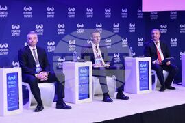 Powers Summit - форум - панел Енергийният щит: Изграждане на устойчивост във времена на несигурност - модул „Властта чува“