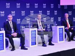 Powers Summit - форум - панел Енергийният щит: Изграждане на устойчивост във времена на несигурност - модул „Властта чува“