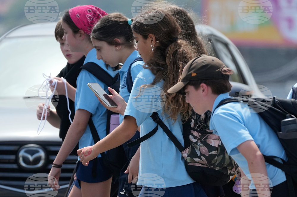 Ограниченията за телефони в училище не допринасят за по-доброто психическо здраве на учениците, показва проучване от Великобритания