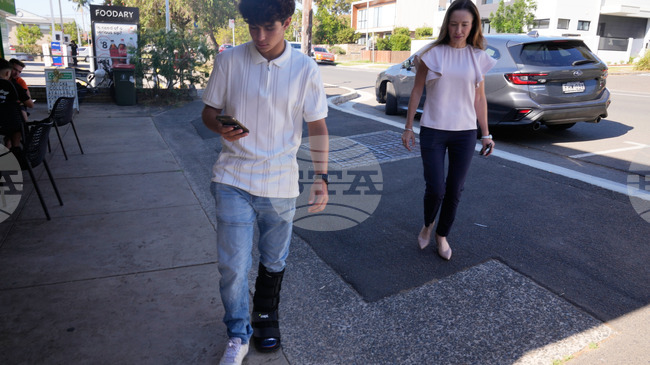 Ройтерс: От Австралия до Европа - държави въвеждат мерки за ограничаване на достъпа на деца до социални мрежи