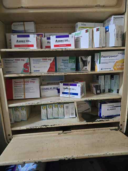 Полицаи в Ловеч са иззели над 1100 опаковки с лекарства и медикаменти, продавани незаконно в търговски обект