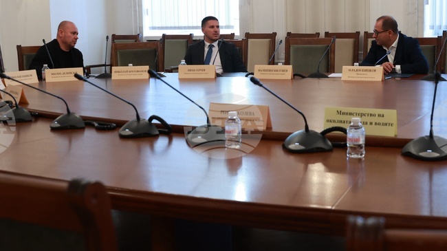 Комисията по околната среда и водите не заседава поради липса на кворум