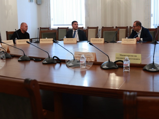 Комисията по околната среда и водите не заседава поради липса на кворум