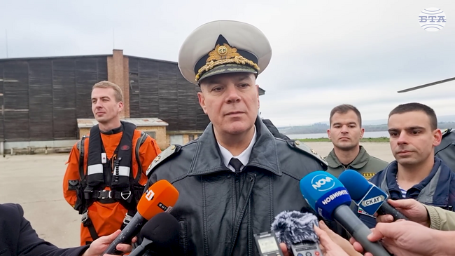 Военноморската авиобаза „Чайка“ има нужда от поне още два хеликоптера, каза командирът на ВМС контраадмирал Кирил Михайлов