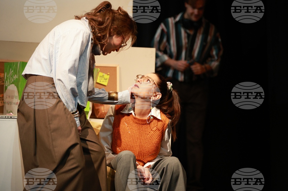 Русе - театър - „Глория“ - премиера