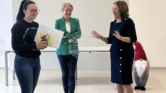 През 2025 г. общо 230 семейства с новородени деца са получили еднократна финансова помощ от Община Казанлък под формата на ваучери