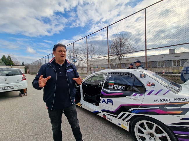 Илия Царски закри кампанията на МОН „Аз и моите родители – отговорни на пътя“ с лекция и демонстрация в Хасково