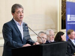 Проф. Вили Лилков разкрива истинското лице на болшевишкия терор в новата си книга „Синове на Сатаната“. Снимка: Издателство „Сиела“