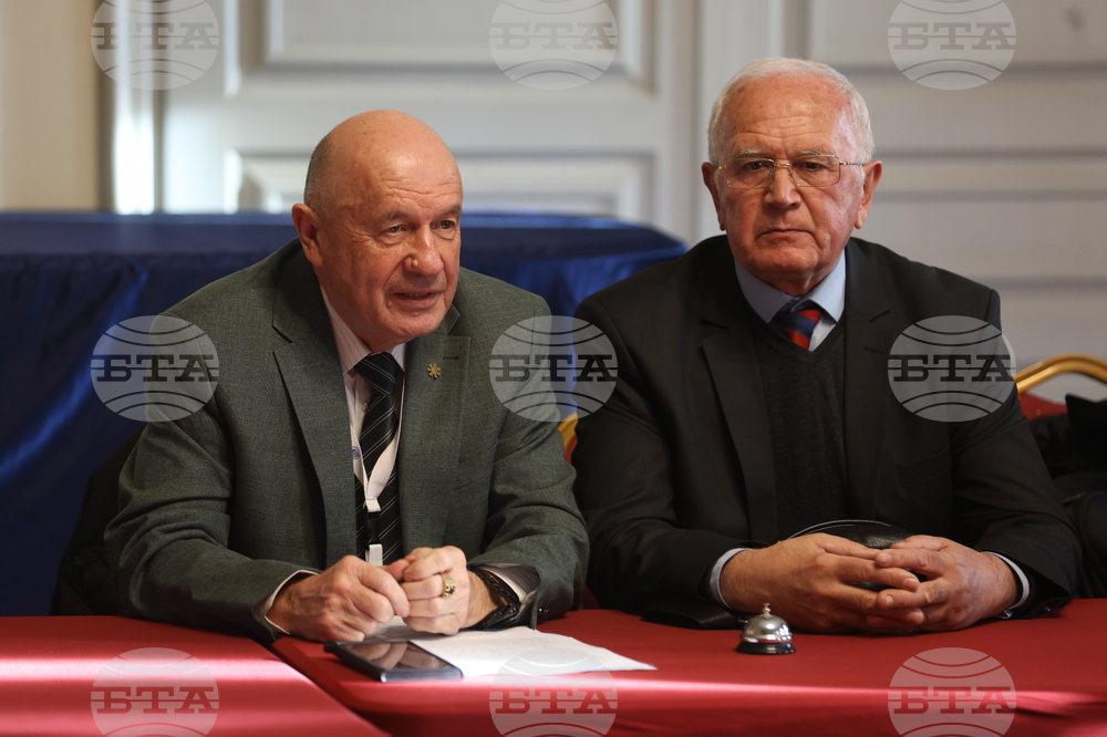 Централен военен клуб - колективните монографии - представяне