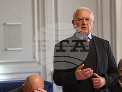 Централен военен клуб - колективните монографии - представяне