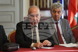 Централен военен клуб - колективните монографии - представяне