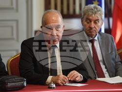 Централен военен клуб - колективните монографии - представяне