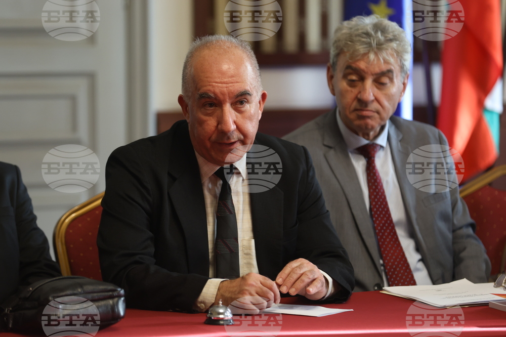 Централен военен клуб - колективните монографии - представяне