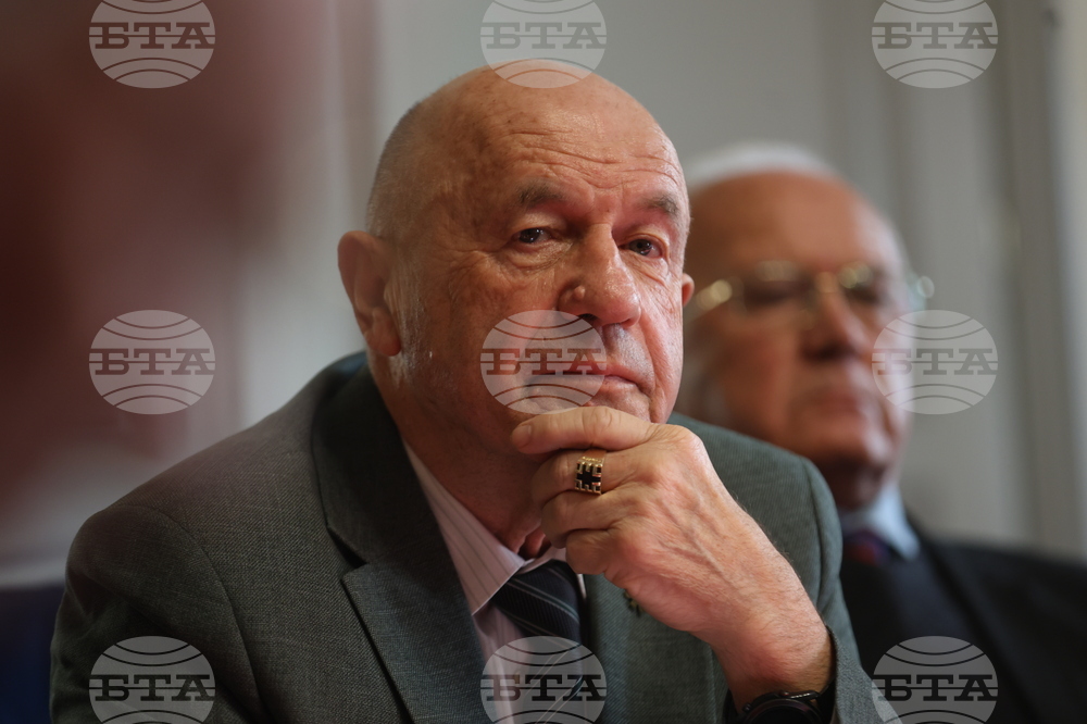 Централен военен клуб - колективните монографии - представяне