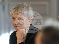 Централен военен клуб - колективните монографии - представяне