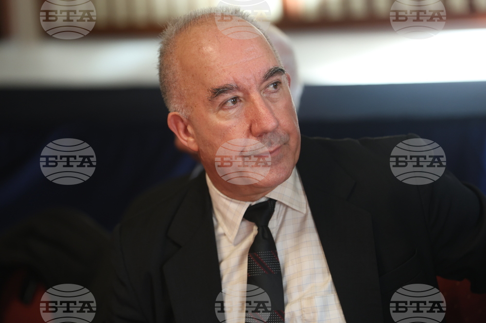 Централен военен клуб - колективните монографии - представяне