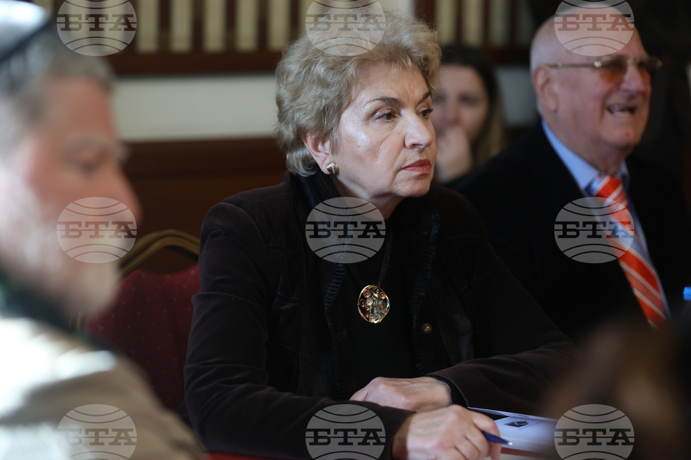 Централен военен клуб - колективните монографии - представяне