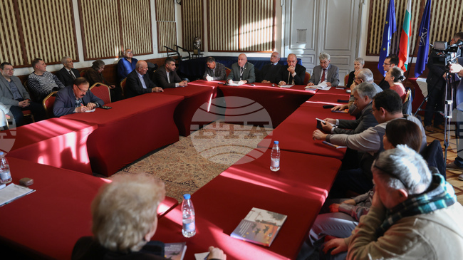 Колективни монографии, посветени на европейската отбрана и сигурност, бяха представени на конференция в София