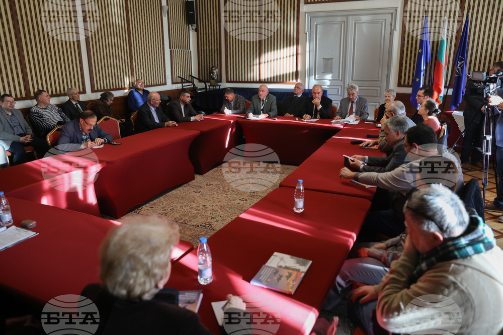 Централен военен клуб - колективните монографии - представяне