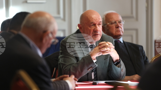 Не повече от 20% от центровете за бежанци са запълнени, съобщи председателят на Държавната агенция за бежанците