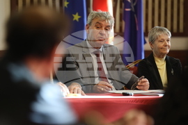 Централен военен клуб - колективните монографии - представяне