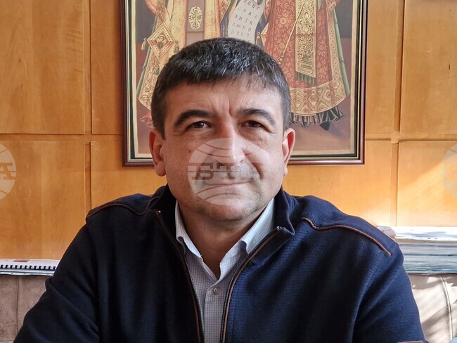 Олимпиадите дават възможност да премериш сили с най-добрите ученици, каза Ангел Гушев, директор на ПМГ „Васил Друмев“ във Велико Търново