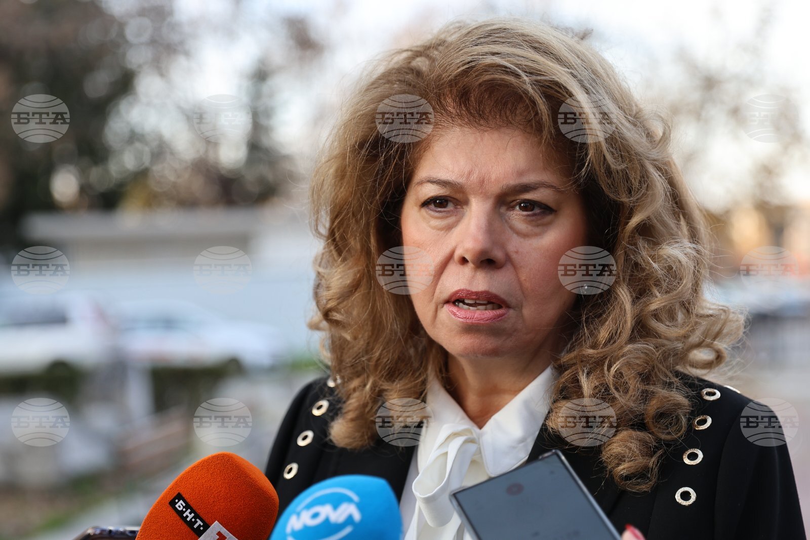 Трябва да направим всичко възможно, за да опазим гражданския мир в страната, заяви вицепрезидентът Илияна Йотова в Пловдив