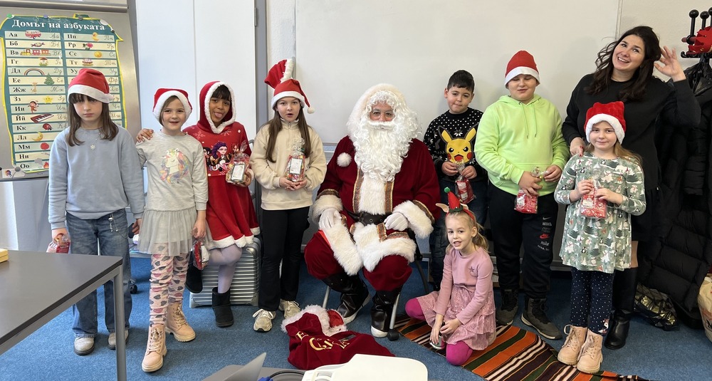 Работилница за сурвачки и посрещане на Дядо Коледа се състояха в Българското неделно училище „Аз Буки Веди” в град Кьолн