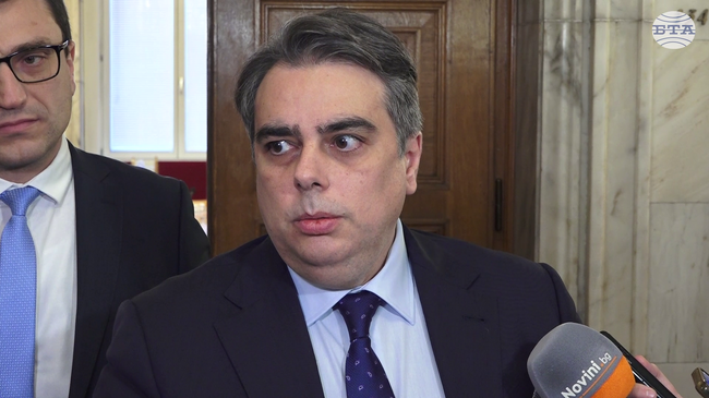 Философията на предложения ни нов проектобюджет е абсолютно същата като на този, който беше оттеглен, коментира Асен Василев