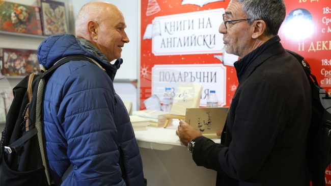 Проф. Даниел Вълчев се срещна със своите читатели на Софийския международен панаир на книгата