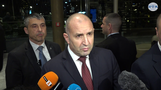 Българите са възмутени от провокациите, които олигарсите устройват, за да дискредитират протеста на свободните хора, каза президентът Радев