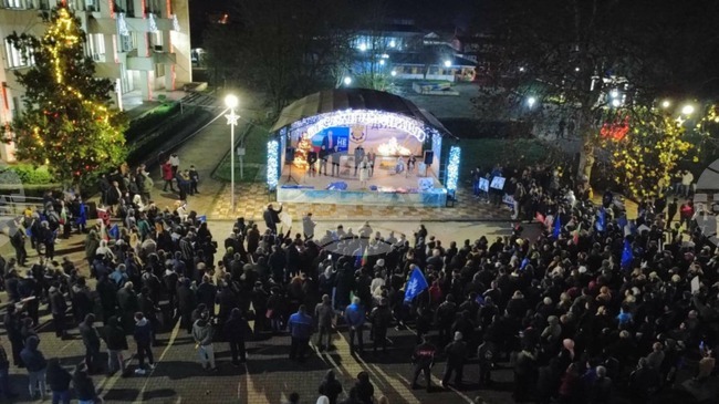 Жители на силистренска област проведоха митинг под наслов "Не на омразата!" на централния площад в Дулово