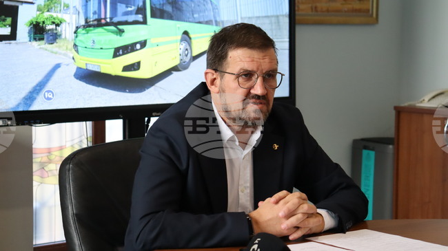 Месечна карта за градския транспорт от едно евро за пенсионери и безплатно пътуване за всички учащи ще бъде предложено в Хасково през новата година