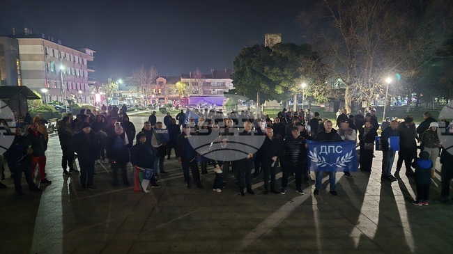 Към единност и сплотеност призова на митинг на "ДПС-Ново начало" в Луковит народният представител Неждет Шабан