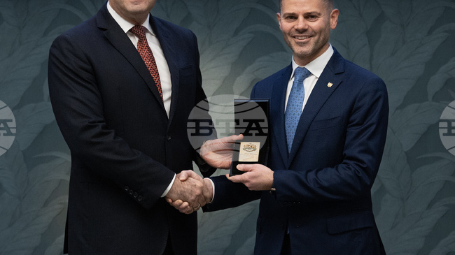 Държавният глава Румен Радев удостои с Почетния знак на президента председателя на „Конфиндустрия България“ Роберто Санторели