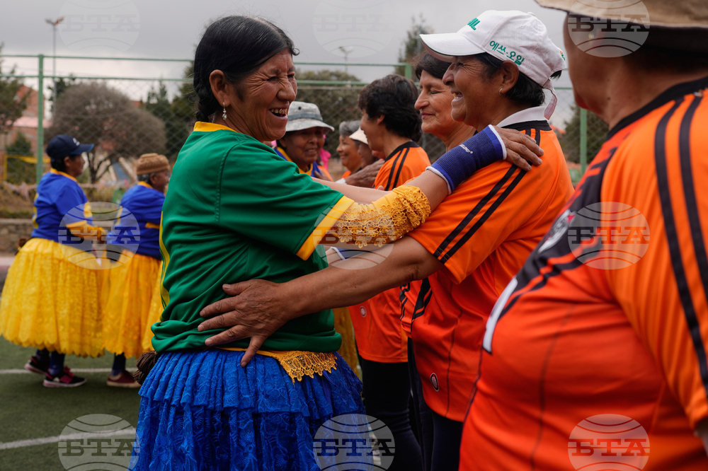 Bolivia Grandmothers Handball