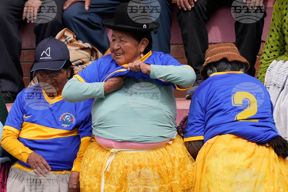 Bolivia Grandmothers Handball