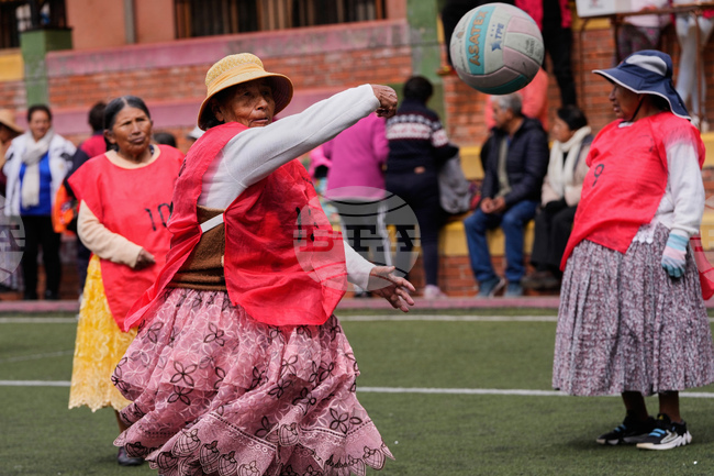 APTOPIX Bolivia Grandmothers Handball