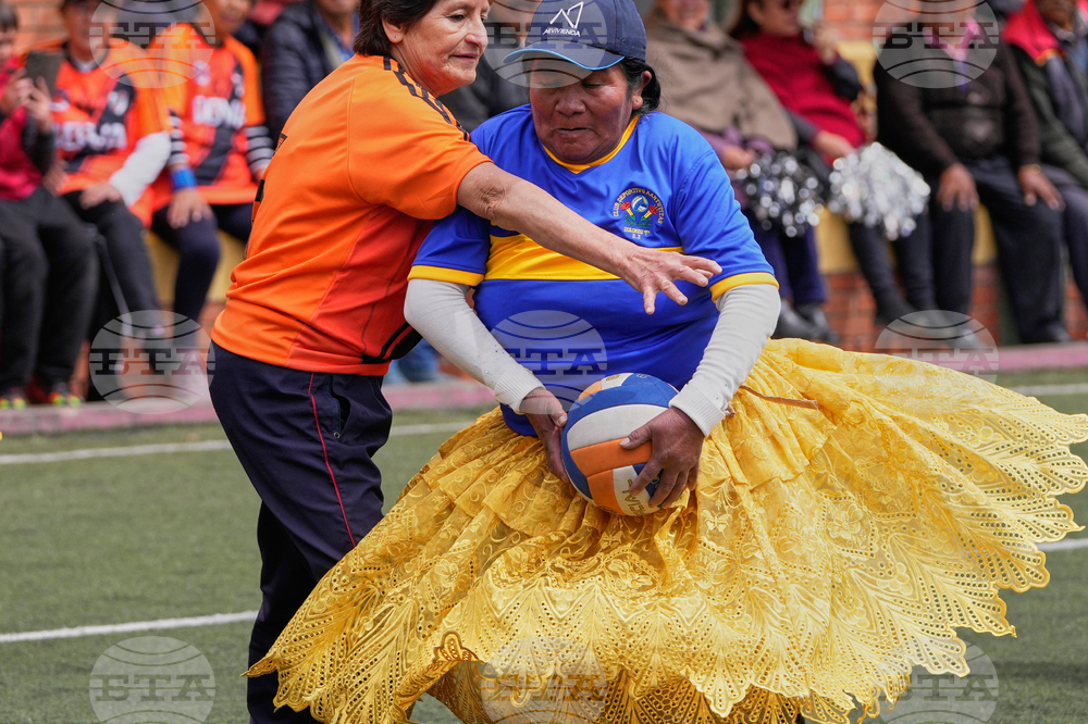 Bolivia Grandmothers Handball