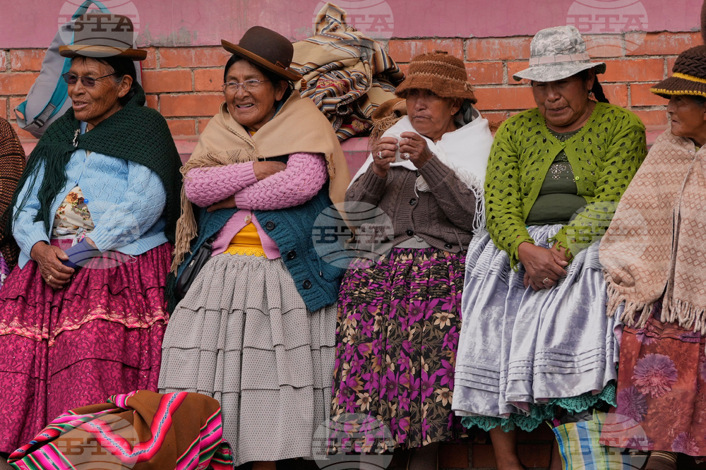Bolivia Grandmothers Handball