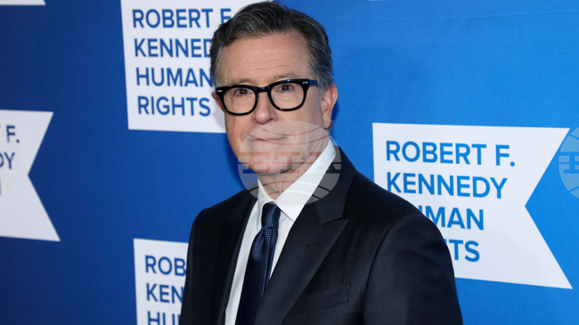 Си Би Ес трябва "да приспи" водещия Стивън Колбер, каза Тръмп