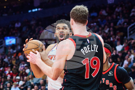 Knicks Raptors Basketball